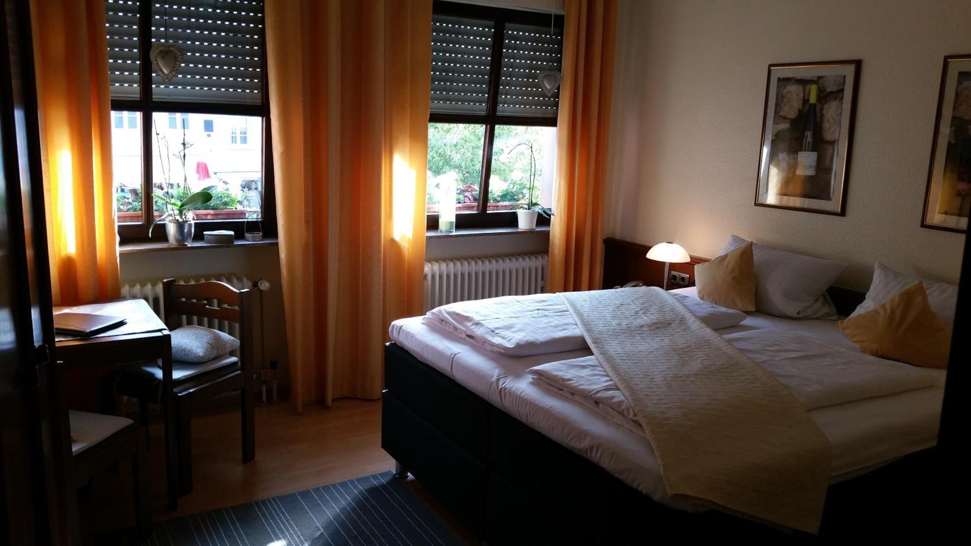 Hotel Restaurant Zunftstube Saarburg Esterno foto