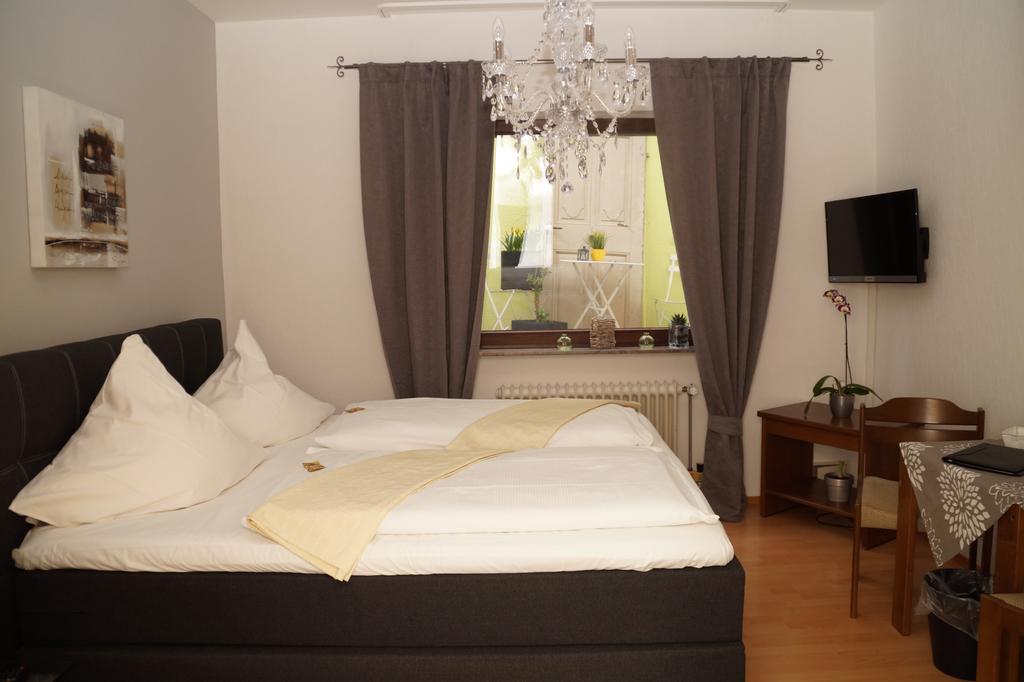 Hotel Restaurant Zunftstube Saarburg Esterno foto